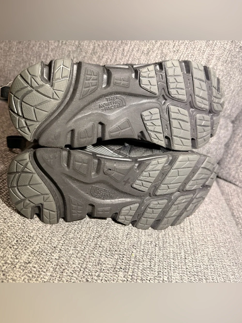 The North Face Winter Waterproof snow Boots black Big boy size 5